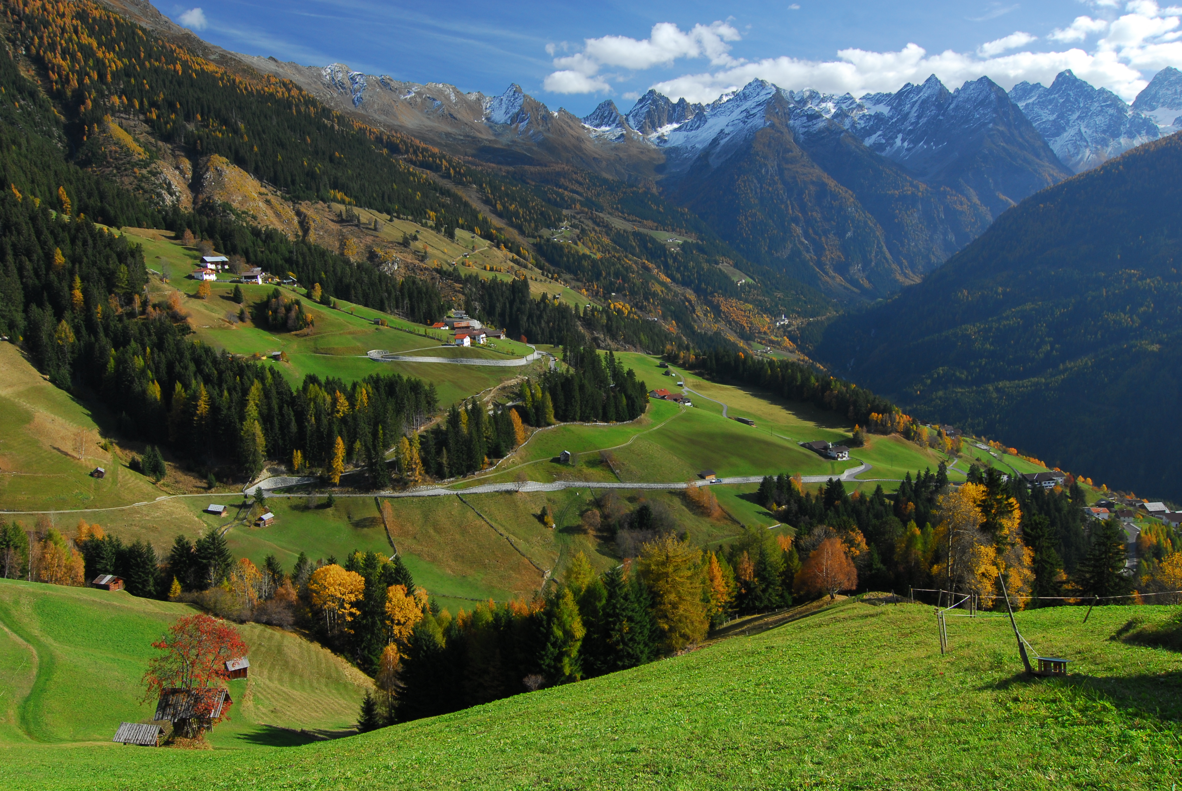 Blick auf die Gemeinde Kaunerberg vor dem Kaunergrat